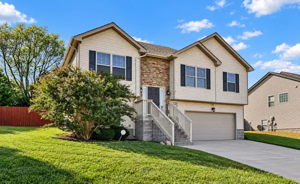 1132 Freedom Dr, Clarksville, TN 37042