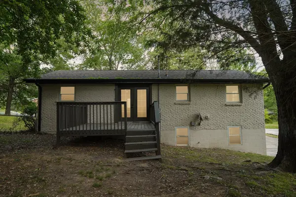504 Kenney Dr, Clarksville, TN 37042