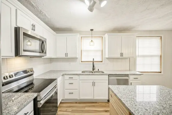 10026 W Green Cemetery Rd, Bon Aqua, TN 37025