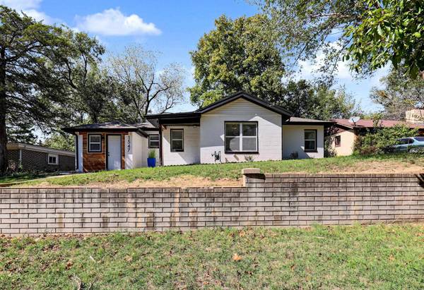 1547 N Gentry Dr, Wichita, KS 67208