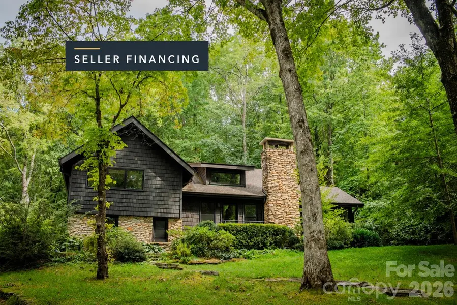 212 SE Shore DR, Lake Toxaway, NC 28747