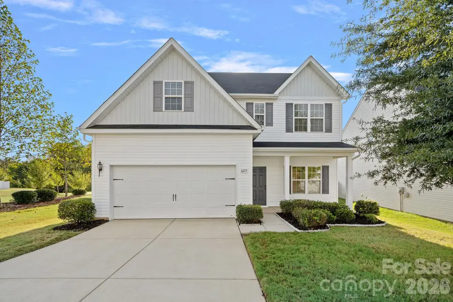 6215 Paw Village RD, Charlotte, NC 28214
