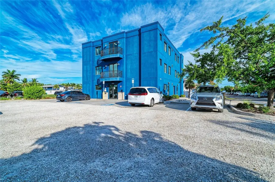 3004 AVENUE C, Holmes Beach, FL 34217