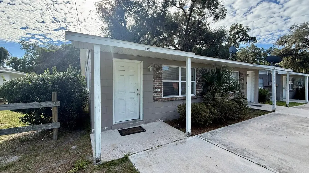 102 DR MARTIN LUTHER KING JR AVE, Wildwood, FL 34785