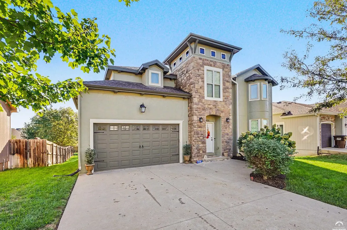 926 Drum DR, Lawrence, KS 66049