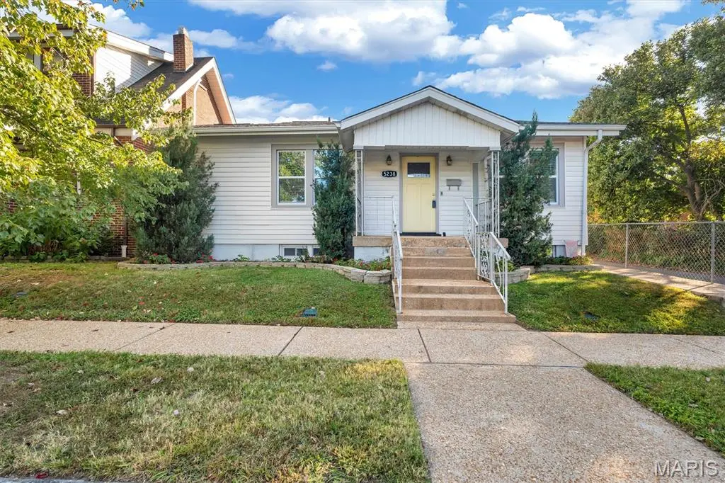 5238 Schollmeyer AVE, St Louis, MO 63109