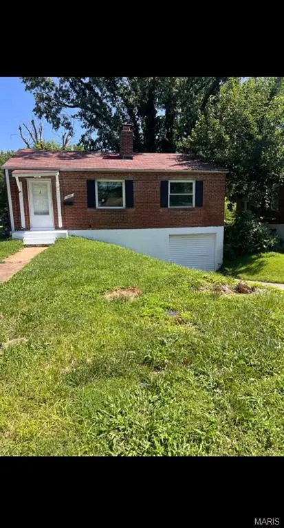 1965 Park LN, St Louis, MO 63136
