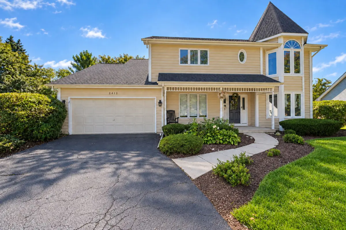 2412 Clifton CT, Naperville, IL 60565