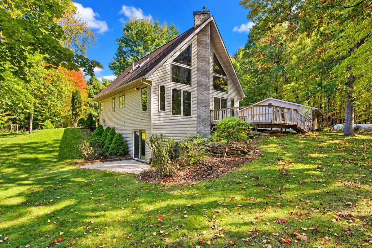 N6587 State Road 40, Elk Mound, WI 54739
