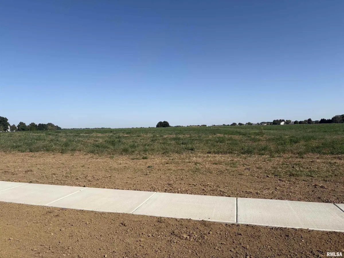 CENTENNIAL DR, Springfield, IL 62711