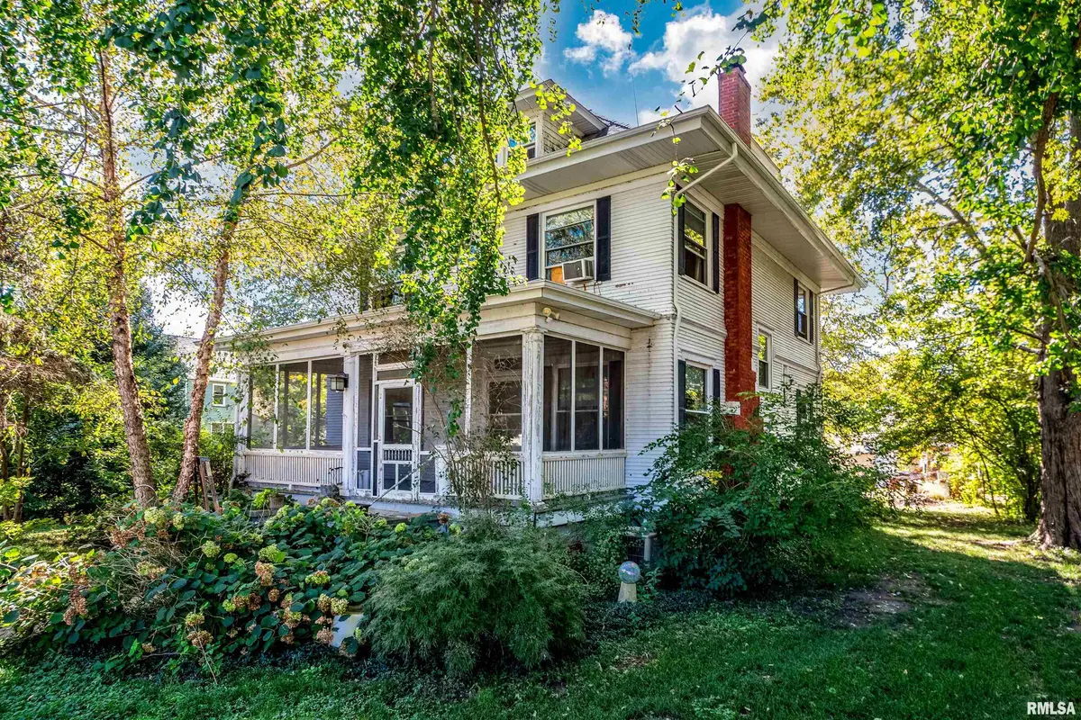 508 W 3RD ST, Delavan, IL 61734