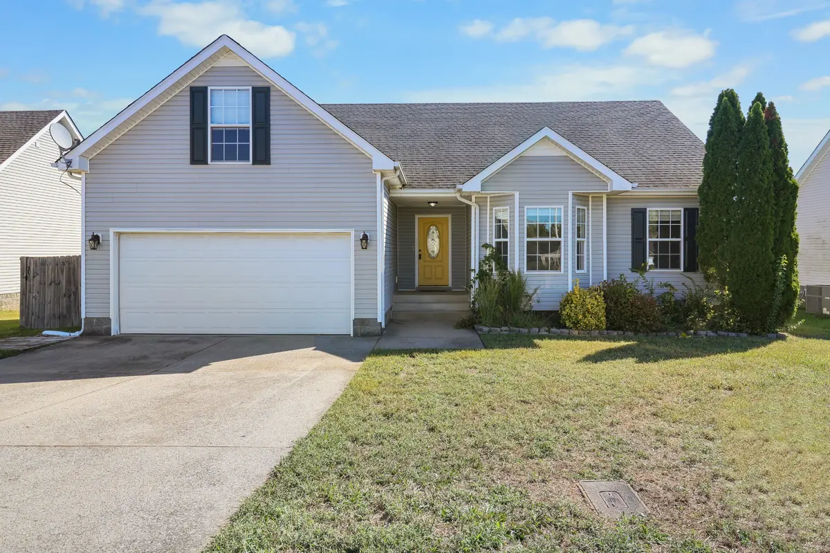 3661 S Naples Ct, Clarksville, TN 37040