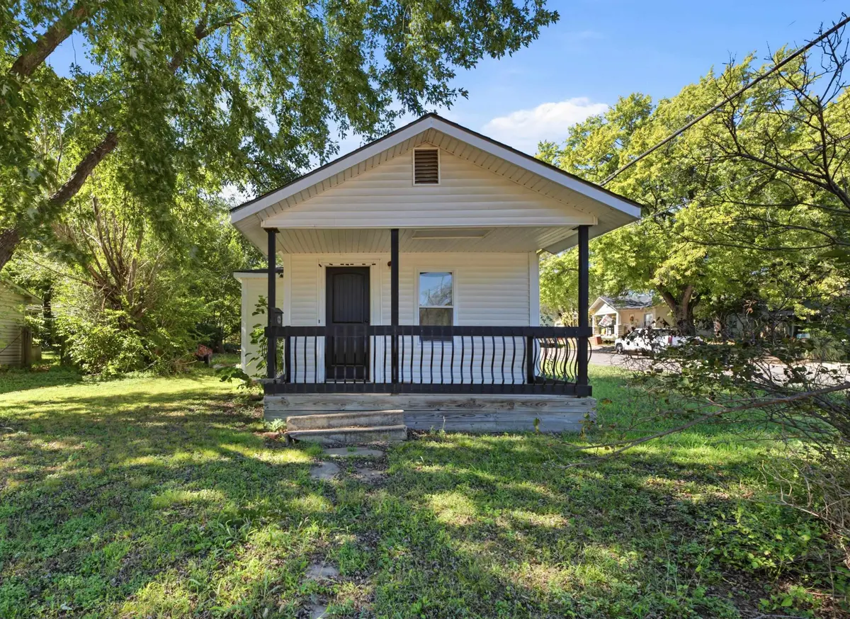 1159 Ada St, Augusta, KS 67010