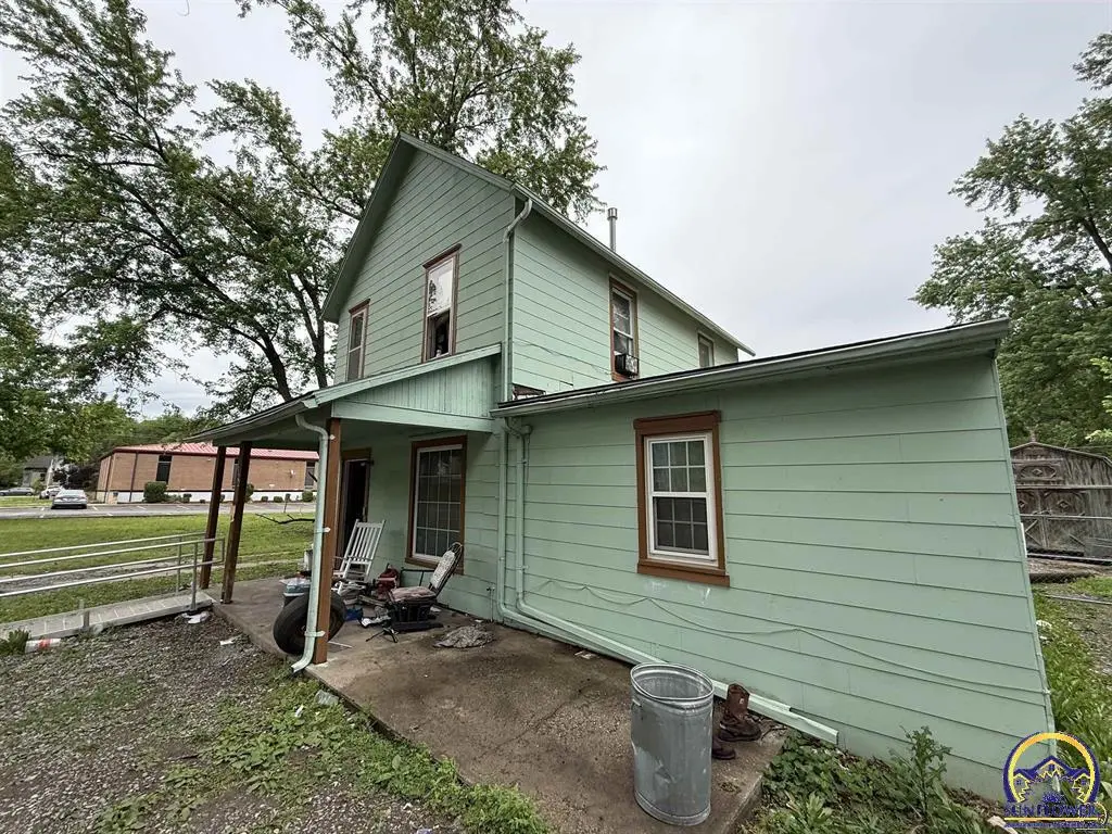 1722 SW Lincoln ST, Topeka, KS 66604