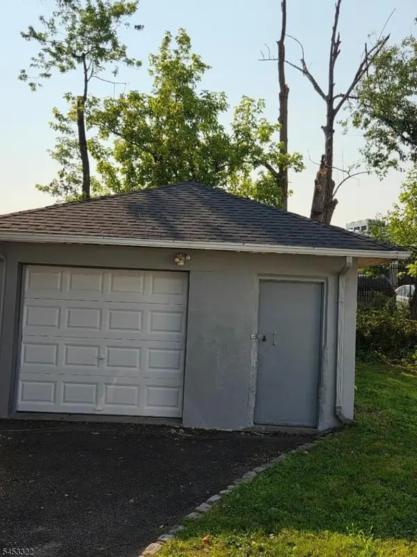 195 Kerrigan Blvd, Newark City, NJ 07106