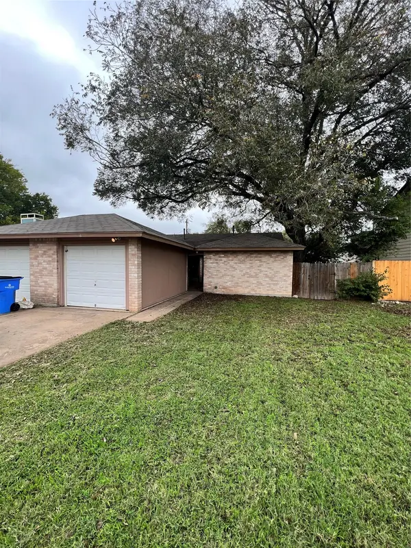 418 Linden ST #B, Bastrop, TX 78602