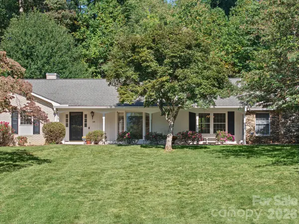 109 Yardley CT, Hendersonville, NC 28739