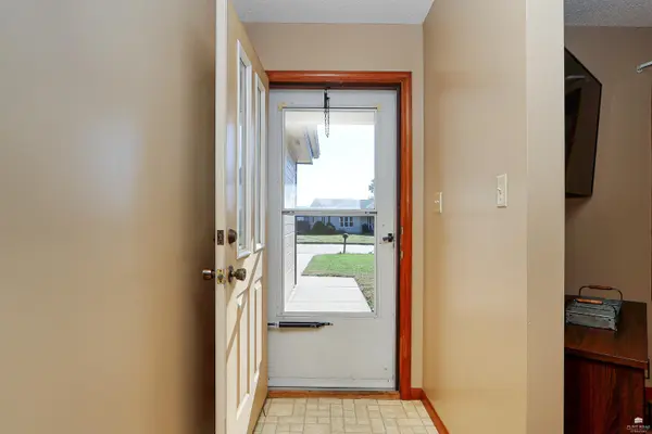 3929 Forrest LN, Manhattan, KS 66502