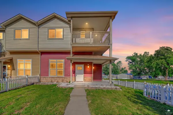 66 Fuller CIR, Junction City, KS 66441