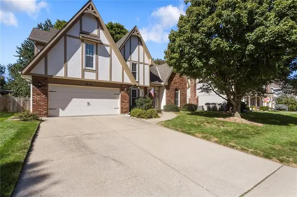 7820 N Olive ST, Kansas City, MO 64118