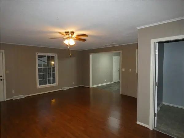4801 NW 61st ST, Kansas City, MO 64151