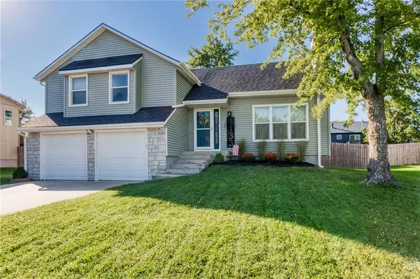 1133 E Butterfield PL, Olathe, KS 66062