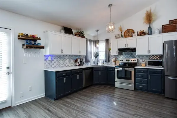 1133 E Butterfield PL, Olathe, KS 66062