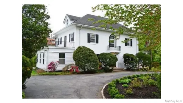 2 Arleigh RD, Great Neck, NY 11021