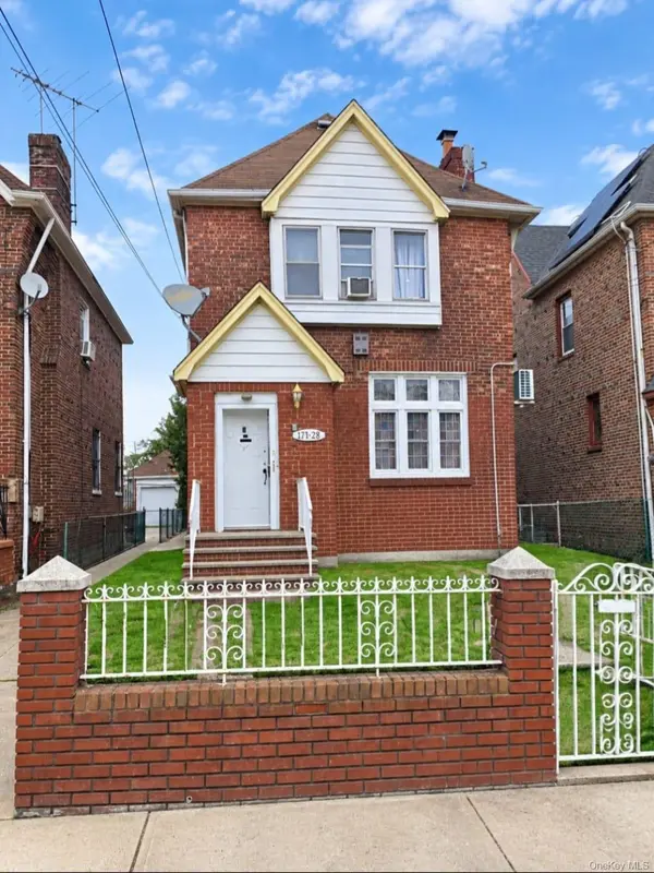 11623 204th ST, Saint Albans, NY 11412