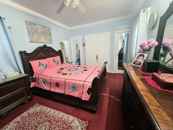 11623 204th ST, Saint Albans, NY 11412