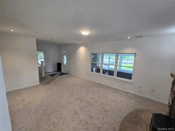 300 Lakeside RD, Newburgh, NY 12550