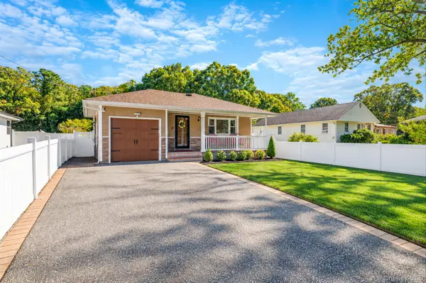 177 N Evergreen DR, Selden, NY 11784