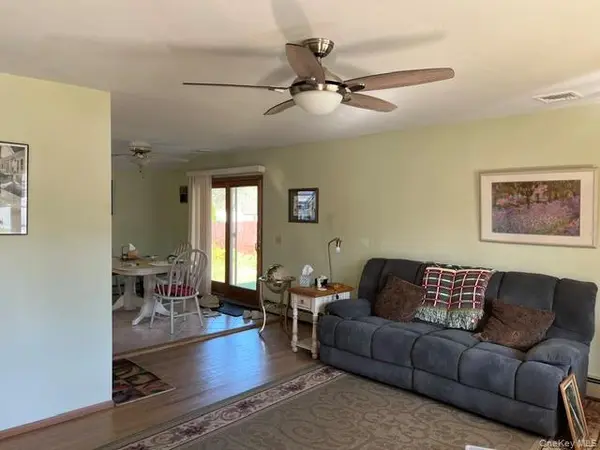 226 Estelle AVE, Holbrook, NY 11741