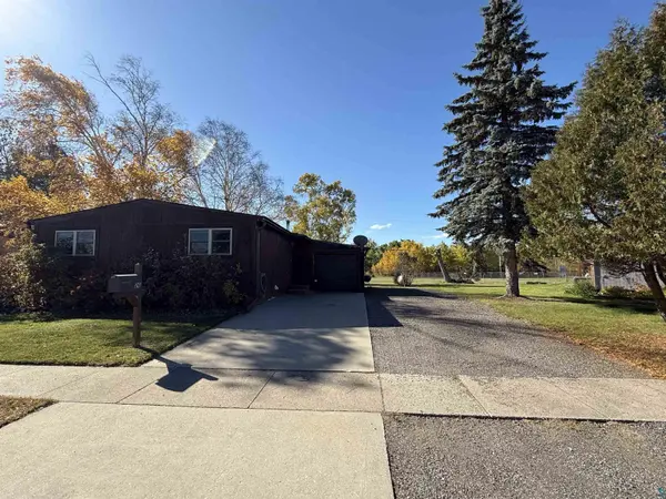26 Hemlock Cr, Babbitt, MN 55706