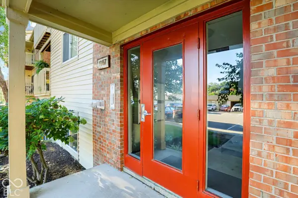 1057 Timber Creek DR #UNIT 2, Carmel, IN 46032