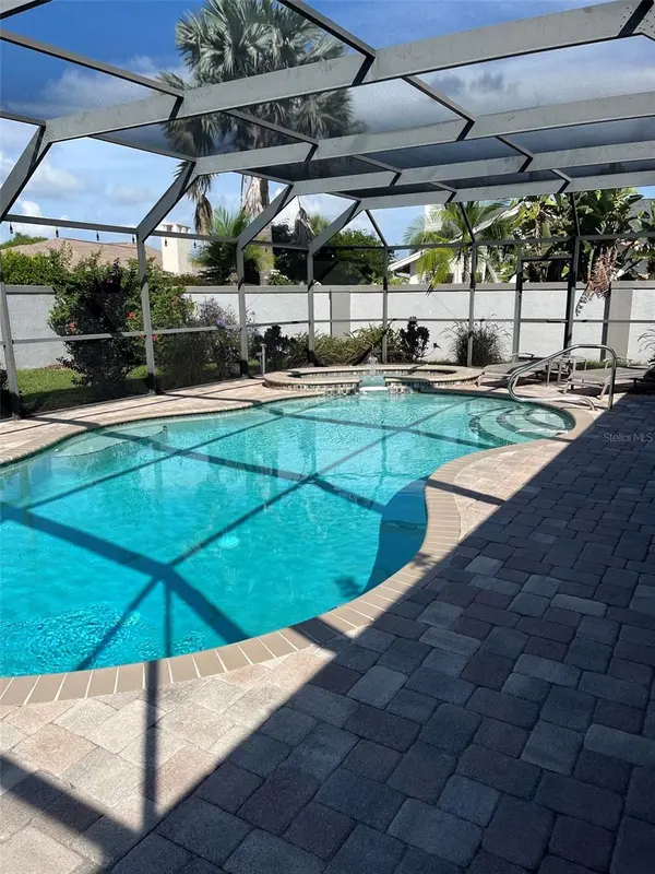 6993 COUNTRY LAKES CIR, Sarasota, FL 34243