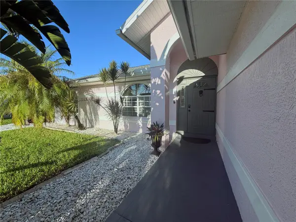 1943 SE 8TH PL, Cape Coral, FL 33990