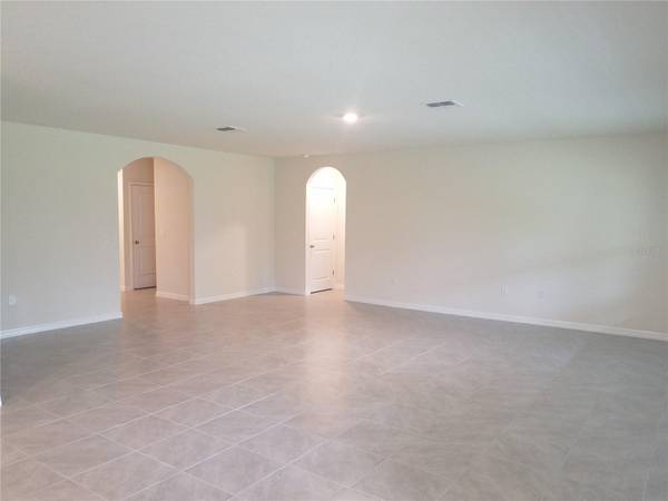 636 HICKORY COURSE LOOP, Ocala, FL 34472
