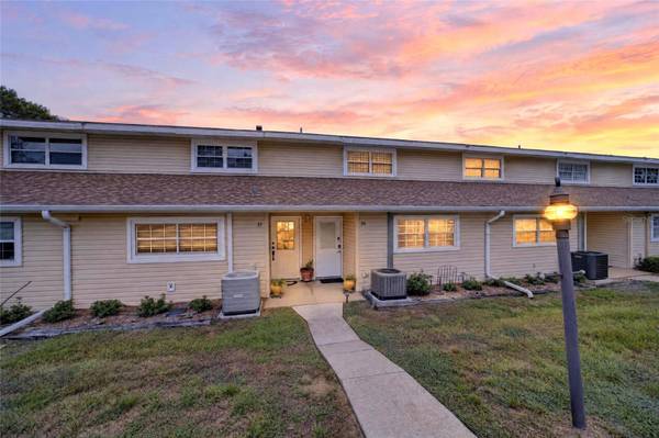 11001 SE SUNSET HARBOR RD #E36, Summerfield, FL 34491