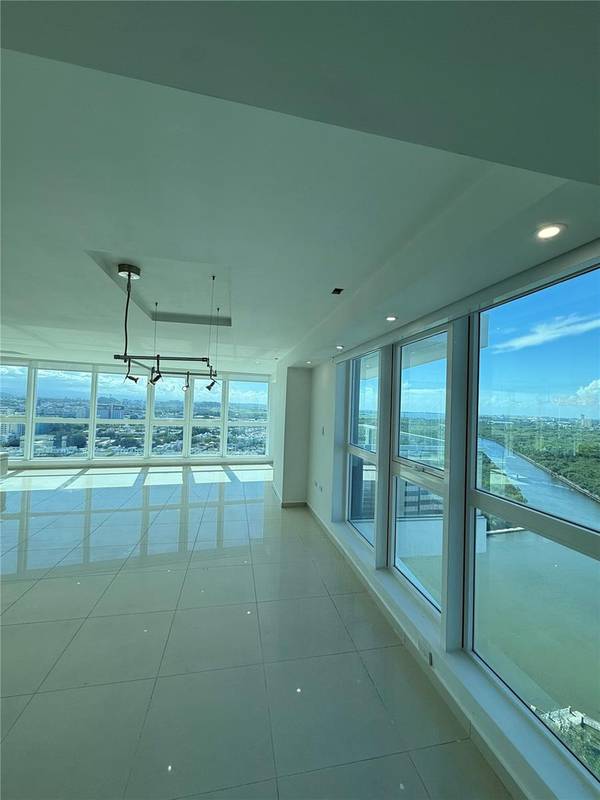 48 AVE. LUIS MUÑOZ RIVERA COND. AQUABLUE #2604, San Juan, PR 00918