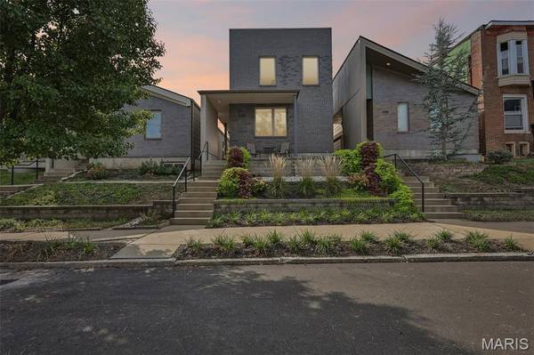 4156 Blaine AVE, St Louis, MO 63110
