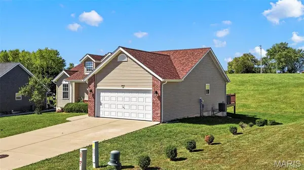 1007 Wrigley CIR, Warrenton, MO 63383