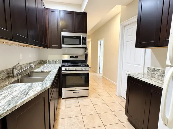 5134 S Ingleside AVE #B, Chicago, IL 60615