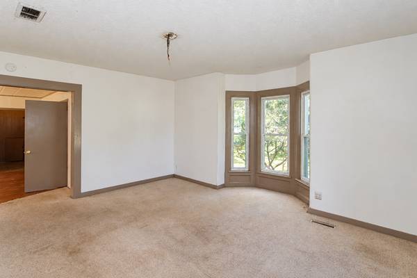737 E Grant HWY, Marengo, IL 60152