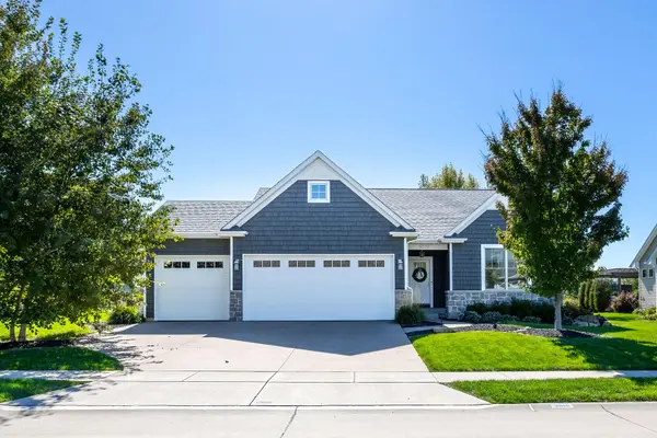 3619 Cobblestone DR, Bettendorf, IA 52722