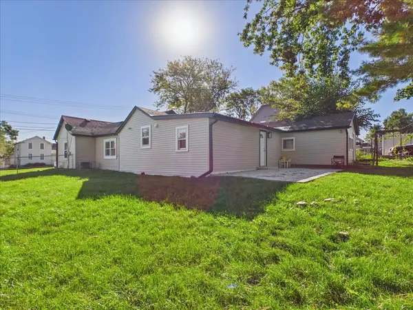 1027 Garfield AVE, Belvidere, IL 61008