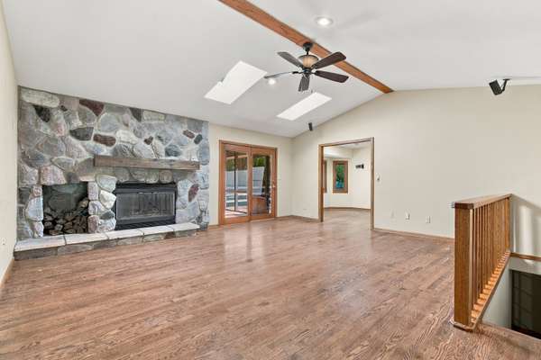 4516 Hillside CT, Crystal Lake, IL 60012