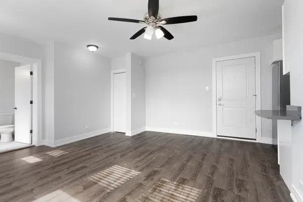 1521 W Sherwin AVE #505, Chicago, IL 60626