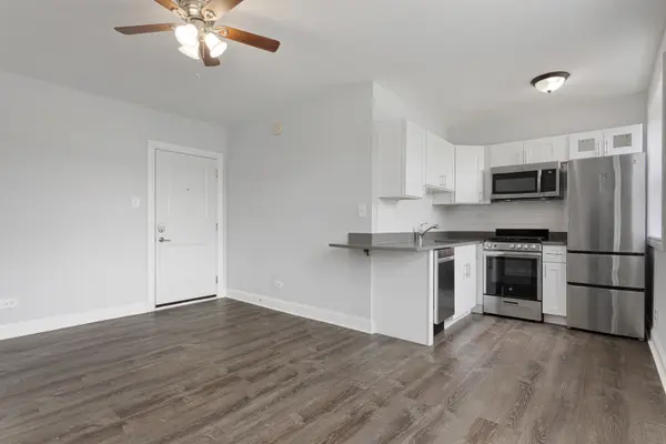 1521 W Sherwin AVE #510, Chicago, IL 60626