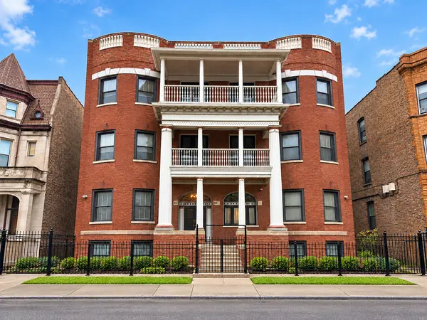 442 E 48th ST #3E, Chicago, IL 60615